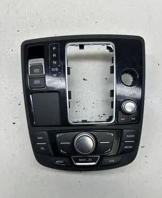 Head unit multimedia control