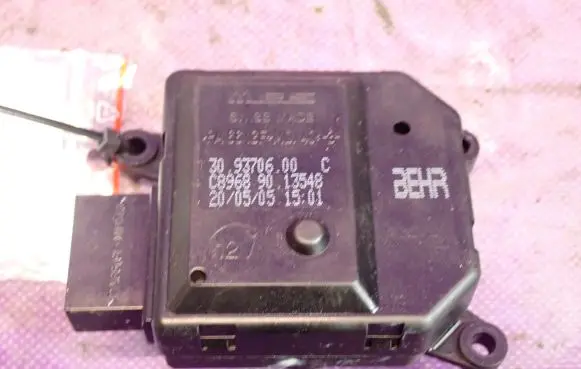 Opel Zafira B A/C air flow flap actuator/motor 9013548