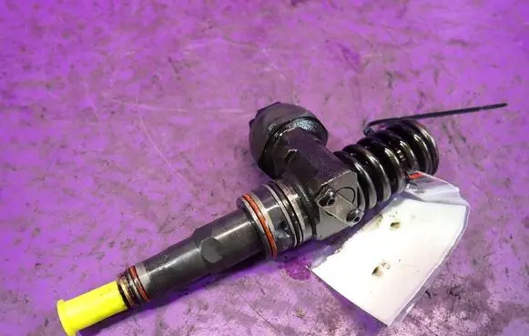 Audi A4 S4 B6 8E 8H Fuel injector