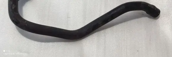 Engine coolant pipe/hose
