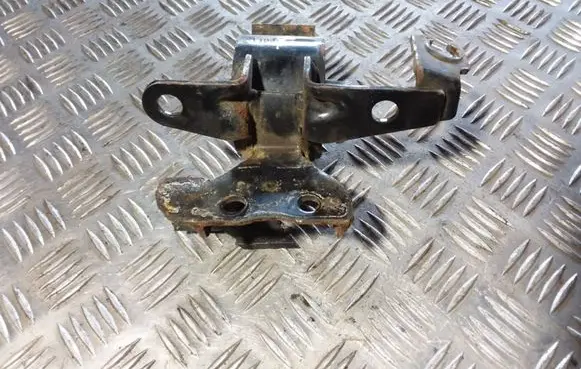 Mazda Premacy Engine mount bracket