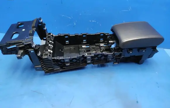 Jaguar XF Center console B070048800 DJ03630800