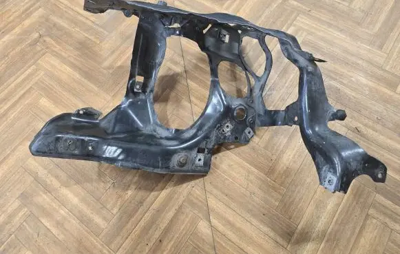 BMW 7 E65 E66 Headlight/headlamp mounting bracket