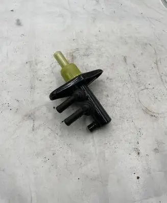 Mercedes-Benz 100 W631 Clutch master cylinder 51940