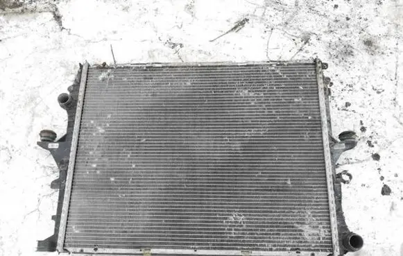 Audi Q7 4L Coolant radiator 7l6121253k
