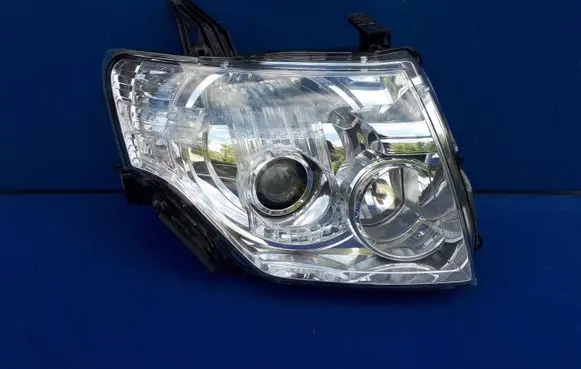 Mitsubishi Pajero Headlight/headlamp 10087873