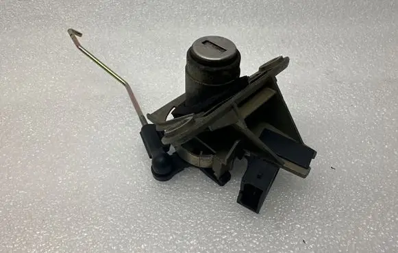 Audi A4 S4 B5 8D Loading door lock 8D5827573
