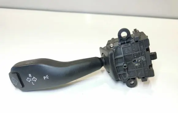BMW 5 E39 Indicator stalk 8363668 01104010