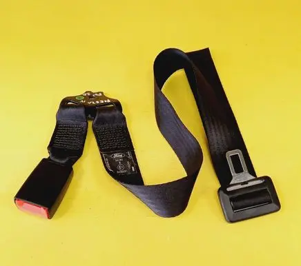 Front seatbelt buckle