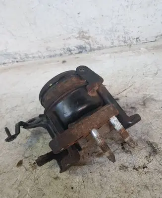 Toyota Corolla Verso AR10 Engine mount bracket