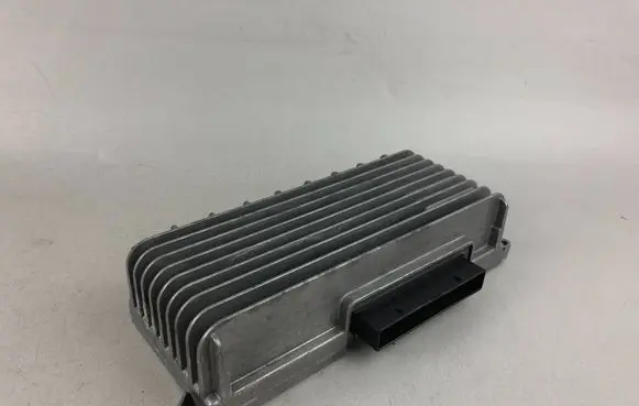 Audi A4 S4 B8 8K Sound amplifier 8T0035223AB