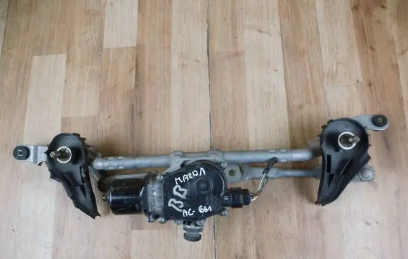 Mazda CX-3 Front wiper linkage and motor DA6C6737X