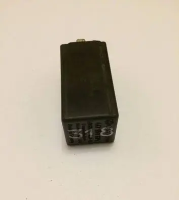 Volkswagen PASSAT B5 Other relay 447959875