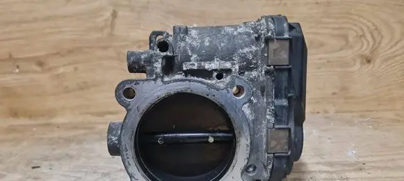 Volvo S60 Throttle valve 8677796