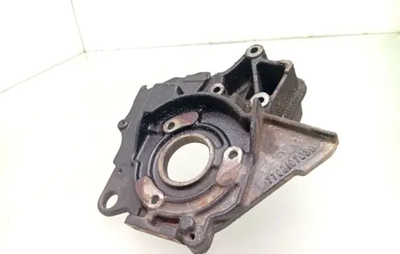 Volvo S40, V40 Engine mounting bracket 7700107639