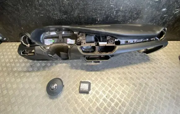 Alfa Romeo Giulia Dashboard 156112997