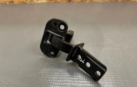 Volvo V70 Tailgate/trunk/boot hinge 31218425 AA8SA