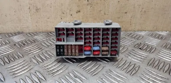 Volvo XC90 Fuse module 8637669
