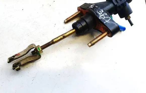 Toyota Avensis T250 Clutch master cylinder 2170509