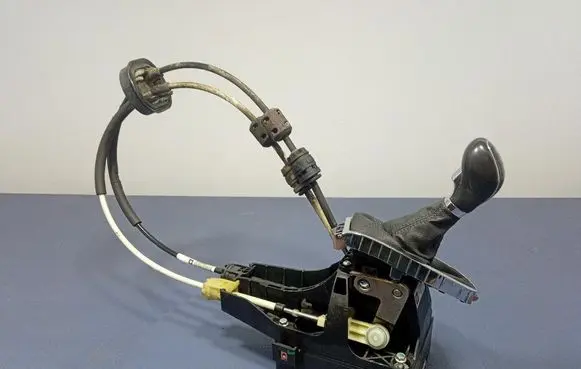 Opel Astra J Gear shift rod 55563829