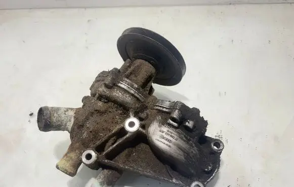 Audi 100 S4 C4 Water pump 037121013A