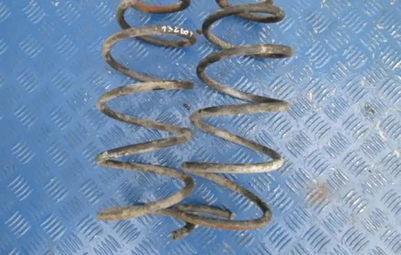 Volkswagen Polo III 6N 6N2 6NF Front coil spring