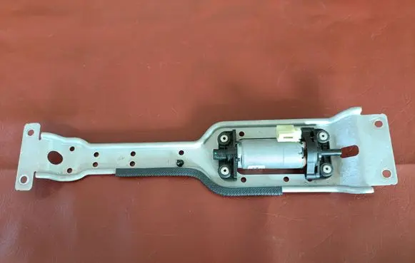 BMW 4 F32 F33 Seat adjustment motor 0390204076 P1131710102