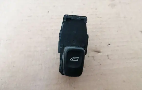 Volvo S60 Electric window control switch 8685288