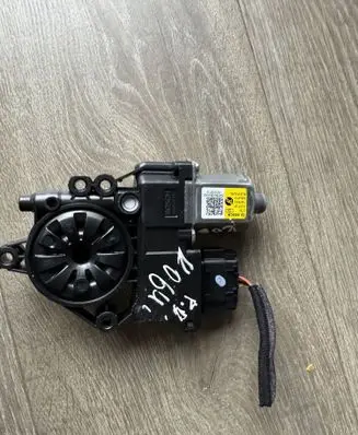 KIA Niro Front door window regulator motor 82460AT100