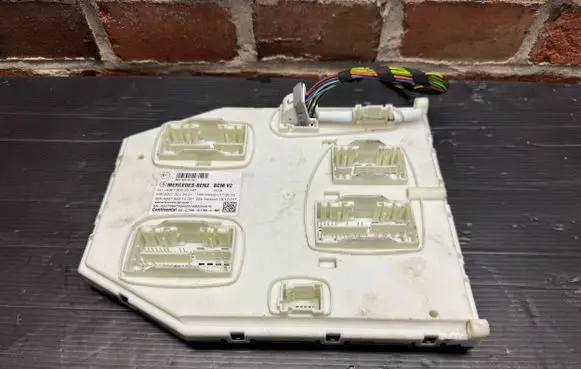 Mercedes-Benz Sprinter W907 W910 Central body control module A9079002304