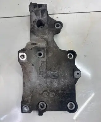Volkswagen PASSAT B6 Engine mounting bracket 038903143