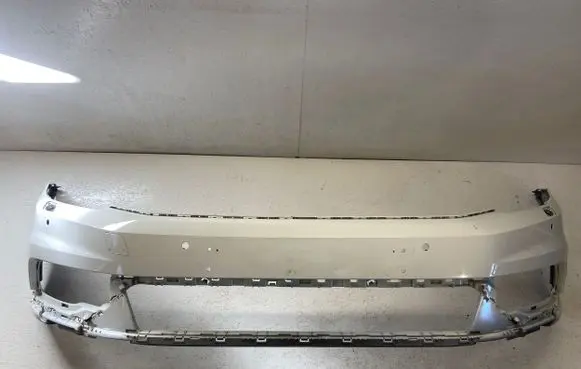 Volkswagen Passat Alltrack Front bumper 3G0807221C