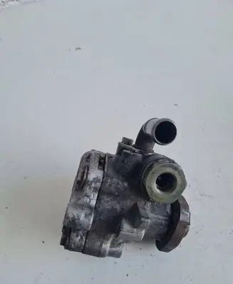 Volkswagen Transporter - Caravelle T5 Power steering pump 7E0422154
