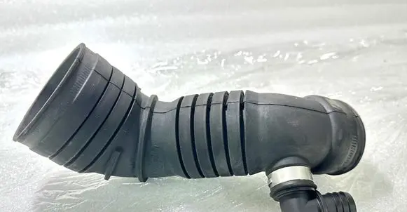 Volkswagen PASSAT B5 Turbo air intake inlet pipe/hose 4B0129627A