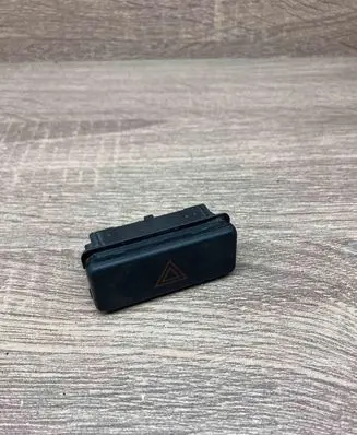 BMW 5 E39 Hazard light switch 1374220