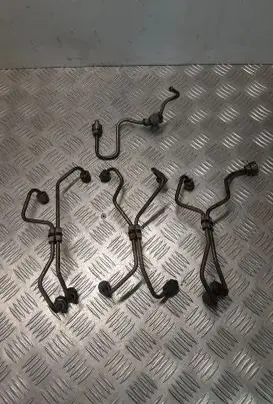 Volvo XC60 Fuel injector supply line/pipe 