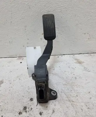 Toyota Yaris Accelerator throttle pedal 781100D010