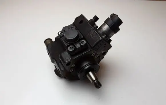 Hyundai i30 Fuel injection high pressure pump 331002A420
