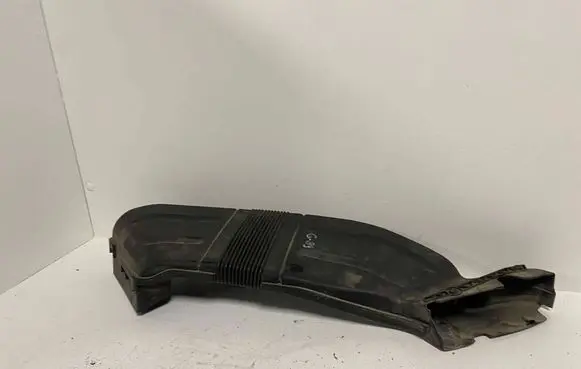 Audi A4 S4 B6 8E 8H Air intake duct part 8E0129618D 8E0129617D