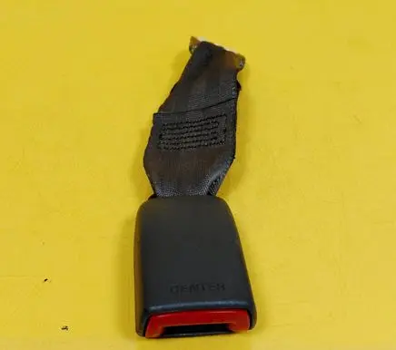 Nissan Cube Z11 Middle seatbelt buckle (rear) E034601