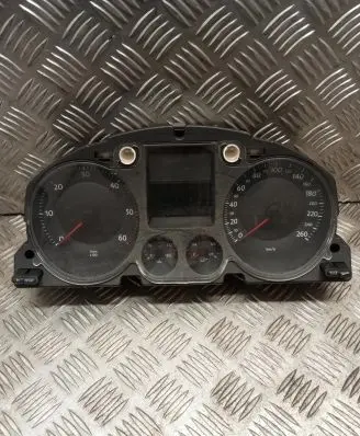Volkswagen PASSAT B6 Speedometer (instrument cluster)