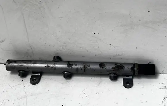 Mercedes-Benz S W221 Fuel main line pipe A6420700695002