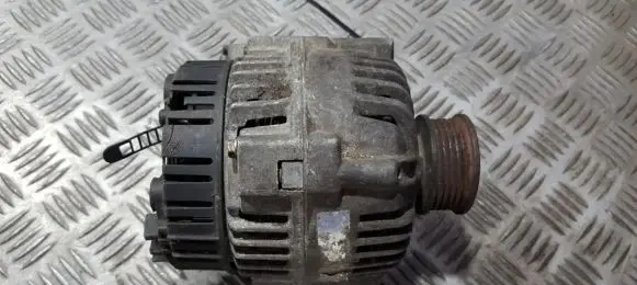 Audi A4 S4 B5 8D Generator/alternator