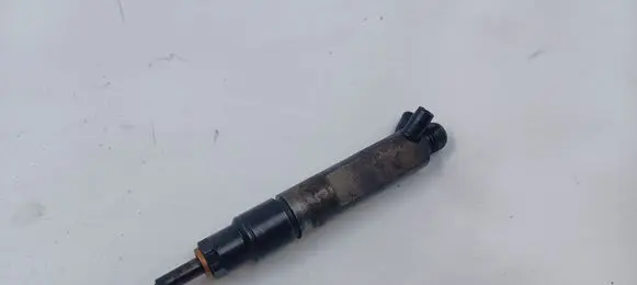 Audi A4 S4 B5 8D Fuel injector 028130201T