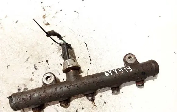 Volvo V50 Fuel main line pipe 9681649580