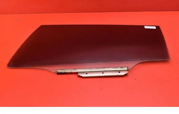 Toyota Avensis Verso Rear door window glass 