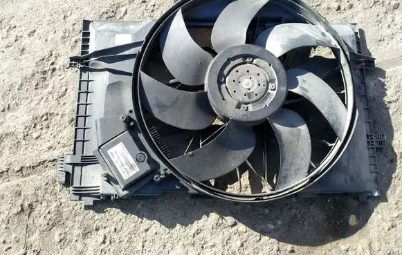 Mercedes-Benz C W203 Radiator cooling fan shroud A2035000293KZ
