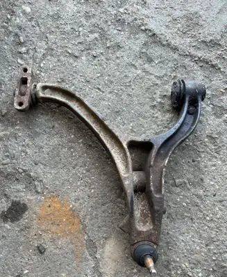 Front lower control arm/wishbone