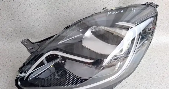 Ford Puma Headlight/headlamp L17B13101AJ