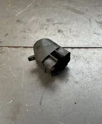 Volkswagen Transporter - Caravelle T5 Ignition lock contact 6n0905865